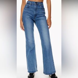 Levi’s 70’s high flare jean in Sonoma Walks (purchased at Aritzia)